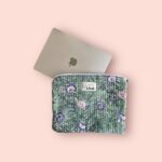 Laptophoes groen, met prachtige bloemenprint