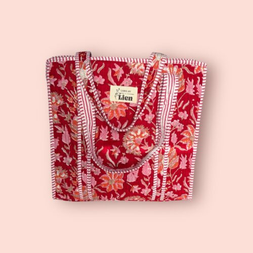 tote bag rood met bloemenprint en quilted design