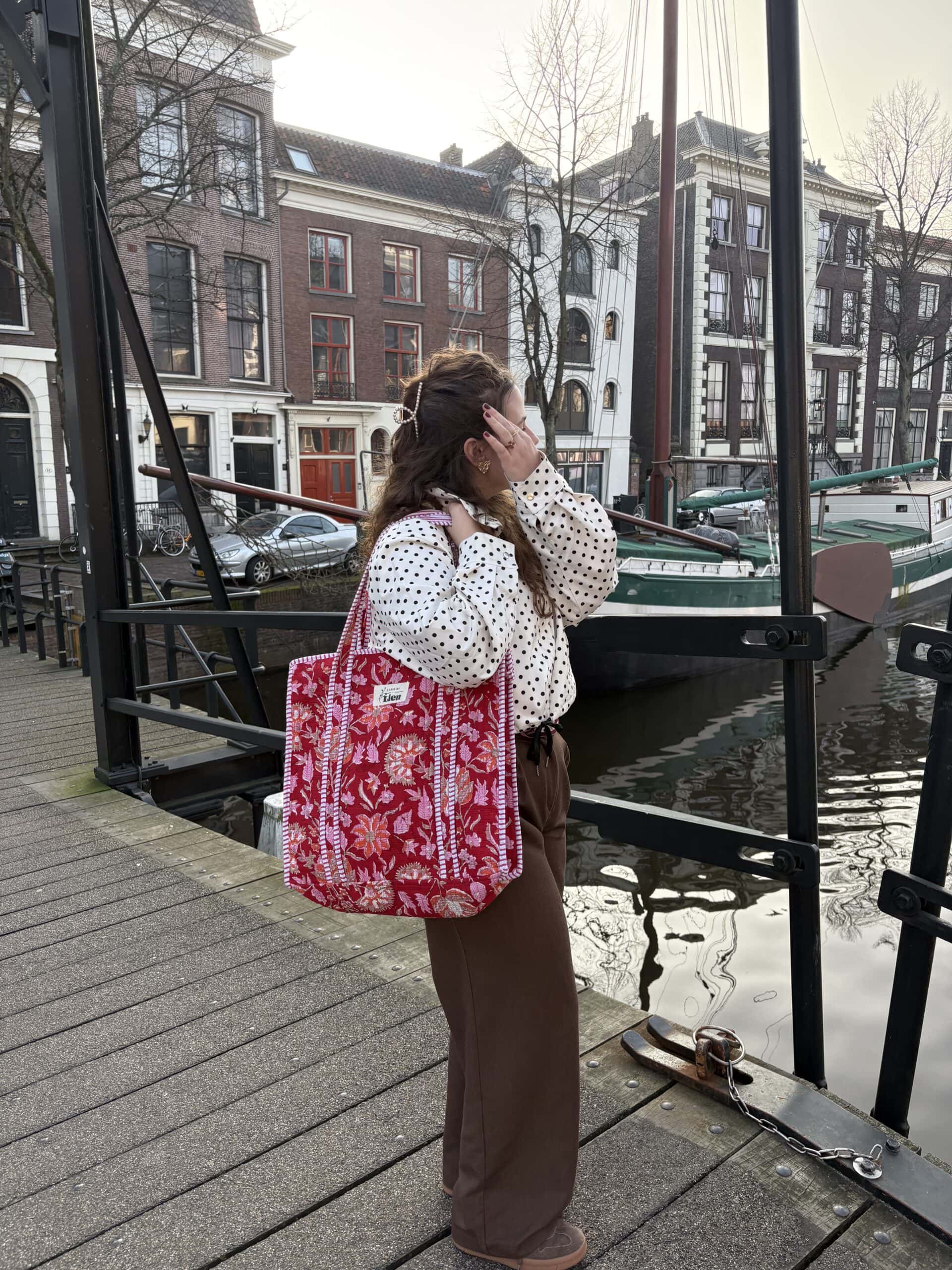 Tote bag rood roze met bloemenprint Tote bag rood roze met bloemenprint